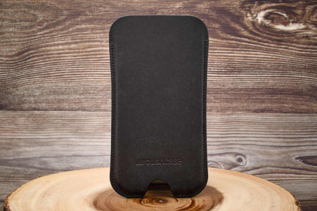 iphone 15 plus sleeve - black