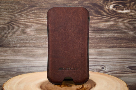 iphone 15 pro max sleeve - brown
