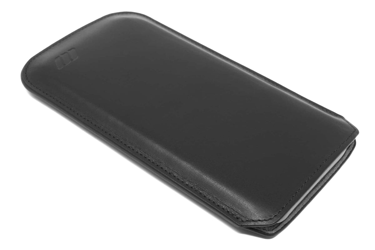 iPhone 17 leather pouch - black