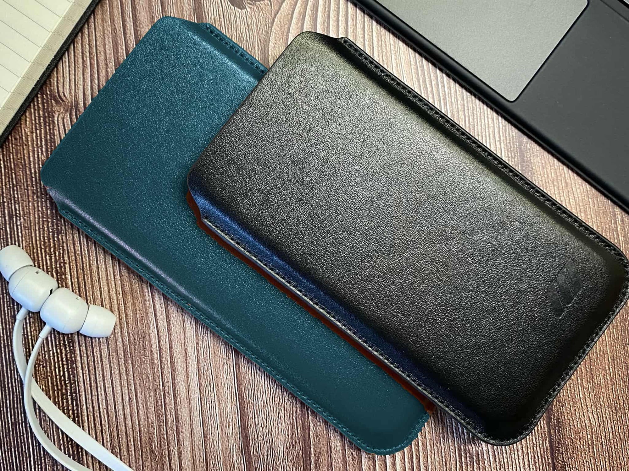 Apple iPhone 15 Pro Leather Sleeve Case - Skinny Fit V3