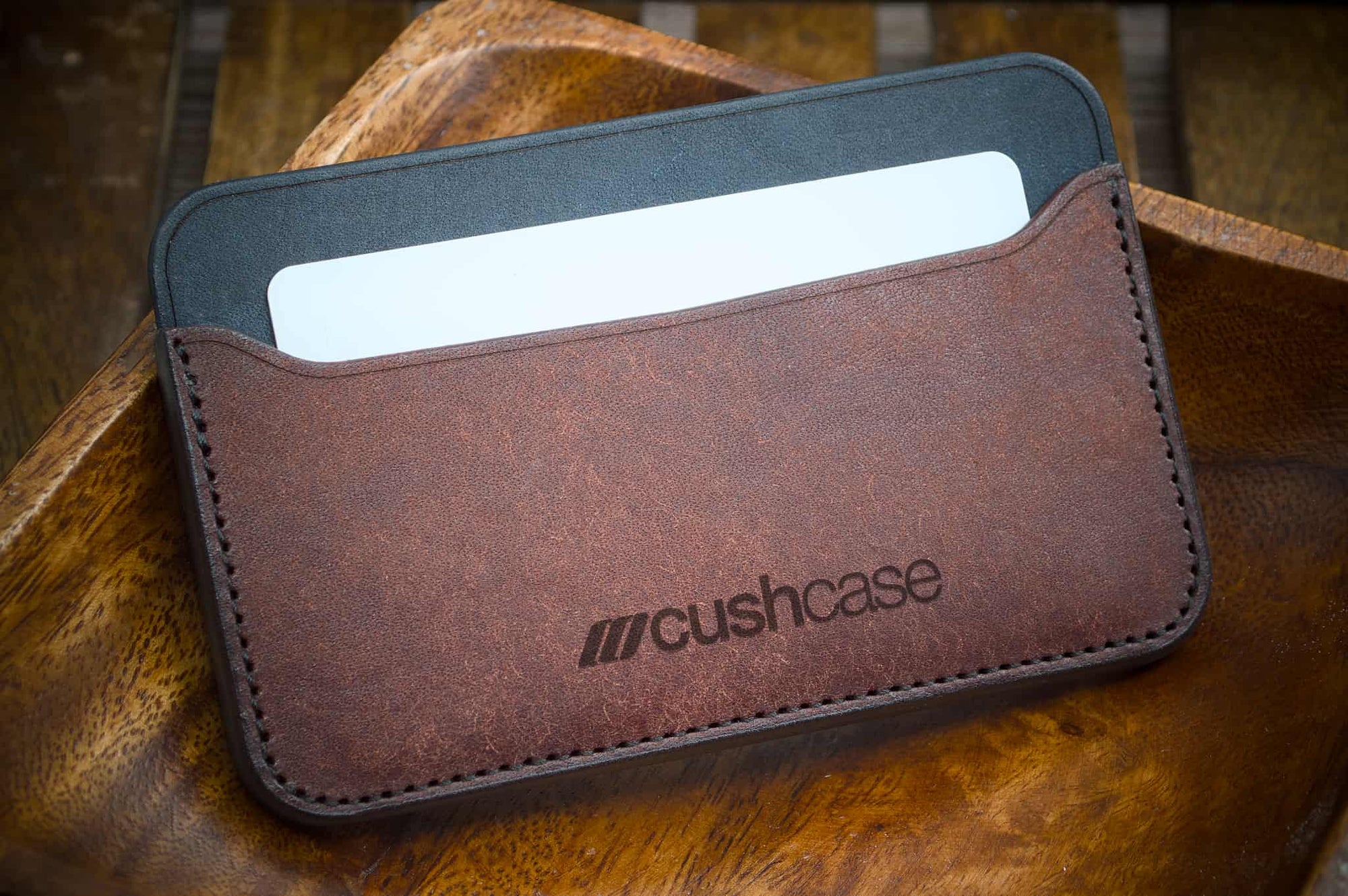 Card Holder Wallet with 3 Pockets - Two Tone Leather - Pueblo