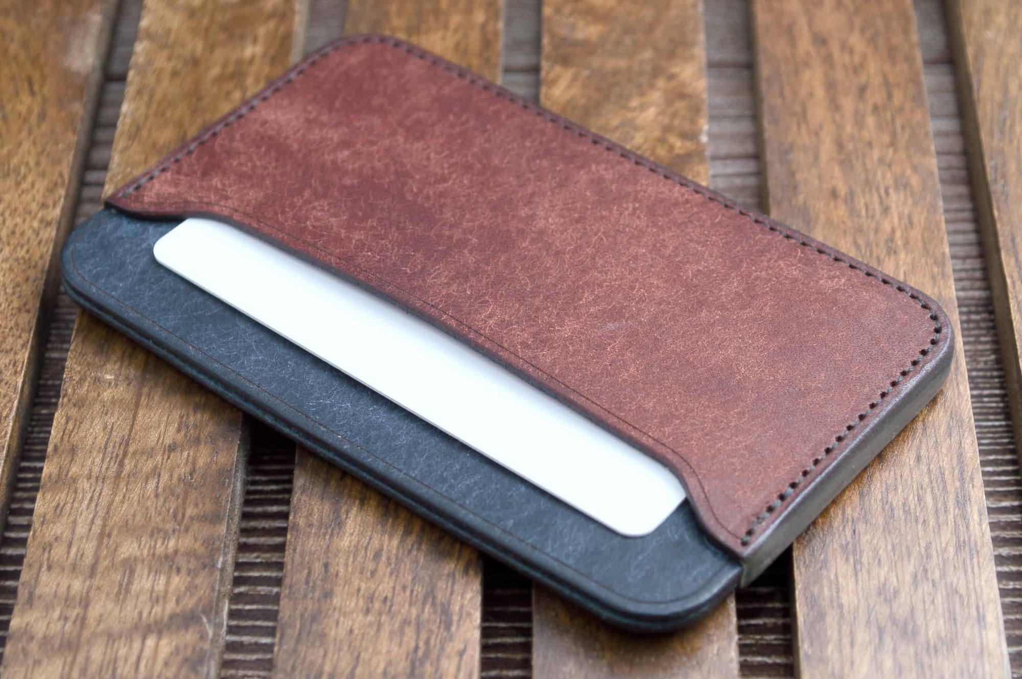 Card Holder Wallet with 3 Pockets - Two Tone Leather - Pueblo