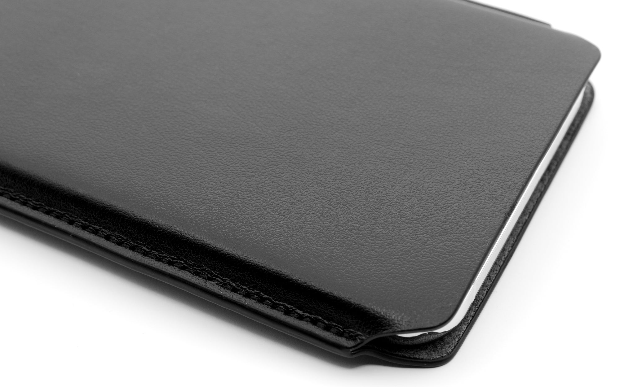 Apple iPhone 13 Leather Sleeve Case - Skinny Fit - Black